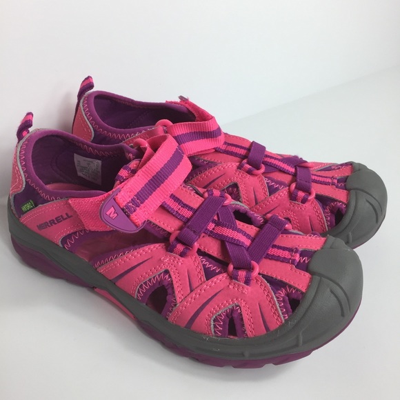 girls water shoes size 3